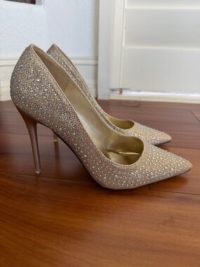 NWOT Venus Women's Sparkling Rhinestone Pointed-Toe Pumps in Champagne 8